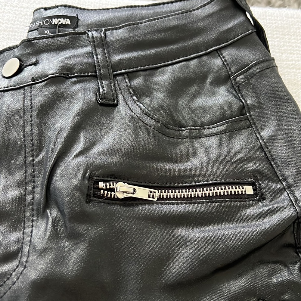 Faux leather pants - Picture 2 of 6